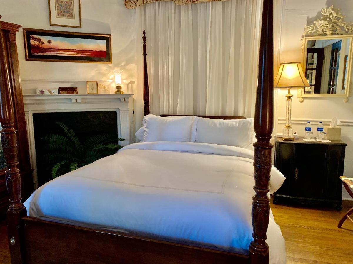 Chesnut Cottage Inn Bed & Breakfast Columbia Exterior photo